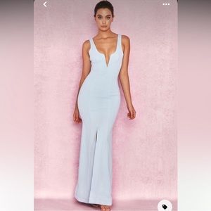 HOUSE OF CB 'Macie' Powder Blue V
Front Maxi Dress /Size S-US 4-6
